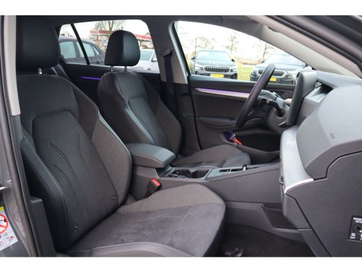 Volkswagen Golf 204PK 1.5 eHybrid Life Edition | Achteruitrijcamera | Apple Carplay/Android Auto|telefoonintegrat... ActivLease financial lease