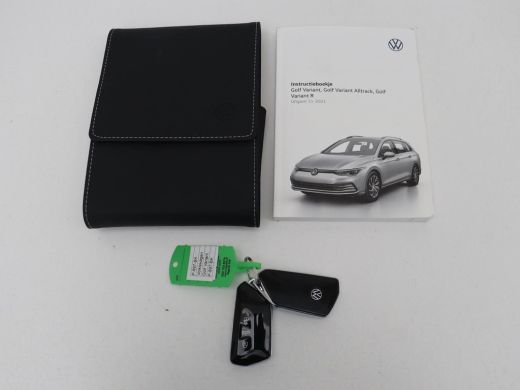 Volkswagen Golf Variant 1.5 eTSI R-Line | Stoel & stuurverwarming | Camera | Sportstoelen | Sfeerverlichting | Digital Co... ActivLease financial lease