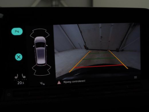 Volkswagen Golf Variant 1.5 eTSI R-Line | Stoel & stuurverwarming | Camera | Sportstoelen | Sfeerverlichting | Digital Co... ActivLease financial lease