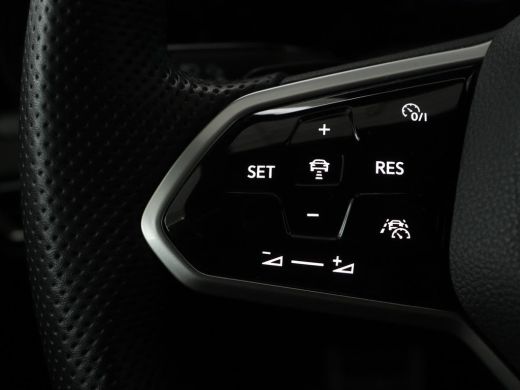 Volkswagen Golf Variant 1.5 eTSI R-Line | Stoel & stuurverwarming | Camera | Sportstoelen | Sfeerverlichting | Digital Co... ActivLease financial lease