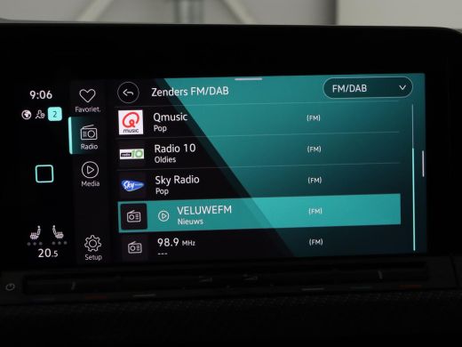 Volkswagen Golf Variant 1.5 eTSI R-Line | Stoel & stuurverwarming | Camera | Sportstoelen | Sfeerverlichting | Digital Co... ActivLease financial lease