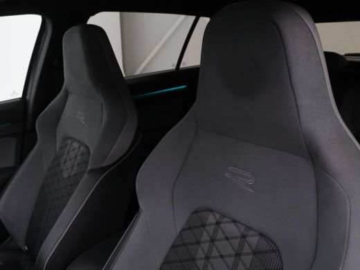 Volkswagen Golf Variant 1.5 eTSI R-Line | Stoel & stuurverwarming | Camera | Sportstoelen | Sfeerverlichting | Digital Co... ActivLease financial lease