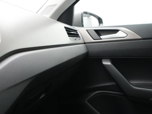 Volkswagen Polo 1.0 TSI 95pk Comfortline Navigatie Carplay Acc Pdc Dab 146 ActivLease financial lease