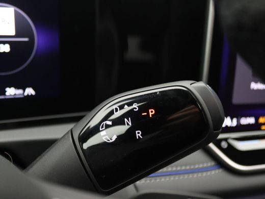 Volkswagen Tiguan 1.5 eHybrid R-Line Edition 272PK DSG Pano-Schuifdak, 20" LM Velgen, Trekhaak, Black Style, Navi v... ActivLease financial lease