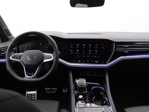 Volkswagen Touareg 3.0 TSi eHybrid 4MOTION R Edition 463PK Aut. Trekhaak, 22" LM Velgen, Pano-Schuifdak, Puglia Lede... ActivLease financial lease