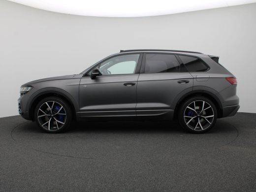 Volkswagen Touareg 3.0 TSi eHybrid 4MOTION R Edition 463PK Aut. Trekhaak, 22" LM Velgen, Pano-Schuifdak, Puglia Lede... ActivLease financial lease