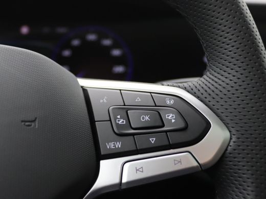 Volkswagen Touareg 3.0 TSi eHybrid 4MOTION R Edition 463PK Aut. Trekhaak, 22" LM Velgen, Pano-Schuifdak, Puglia Lede... ActivLease financial lease