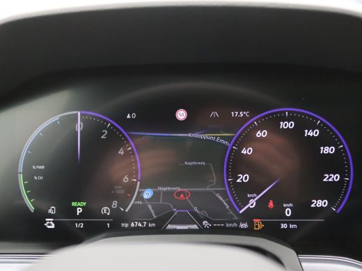 Volkswagen Touareg 3.0 TSi eHybrid 4MOTION R Edition 463PK Aut. Trekhaak, 22" LM Velgen, Pano-Schuifdak, Puglia Lede... ActivLease financial lease