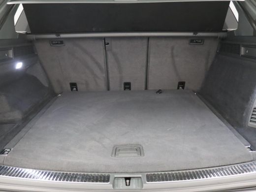 Volkswagen Touareg 3.0 TSi eHybrid 4MOTION R Edition 463PK Aut. Trekhaak, 22" LM Velgen, Pano-Schuifdak, Puglia Lede... ActivLease financial lease