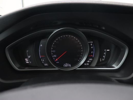 Volvo  V40 1.5 T3 Polar+ Sport | Panoramadak | Stoelverwarming | Camera | Full LED | Navigatie | Park Assist... ActivLease financial lease