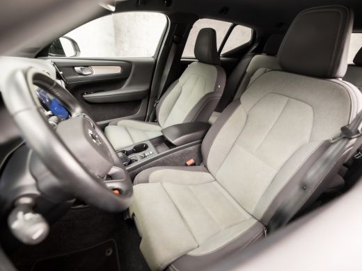 Volvo  XC40 1.5 T4 Recharge R-Design Expression 211Pk Automaat (APPLE CARPLAY, GROOT NAVI, STUUR/STOELVERWARM... ActivLease financial lease