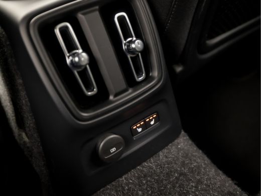 Volvo  XC40 1.5 T4 Recharge R-Design Expression 211Pk Automaat (APPLE CARPLAY, GROOT NAVI, STUUR/STOELVERWARM... ActivLease financial lease