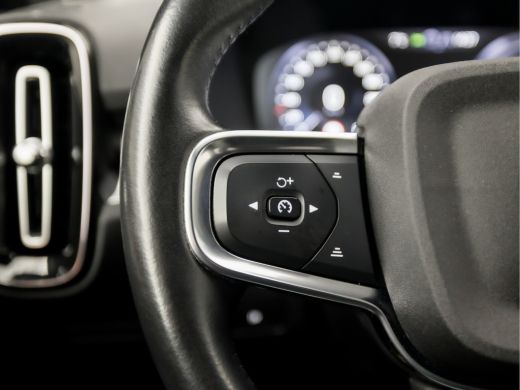 Volvo  XC40 1.5 T4 Recharge R-Design Expression 211Pk Automaat (APPLE CARPLAY, GROOT NAVI, STUUR/STOELVERWARM... ActivLease financial lease