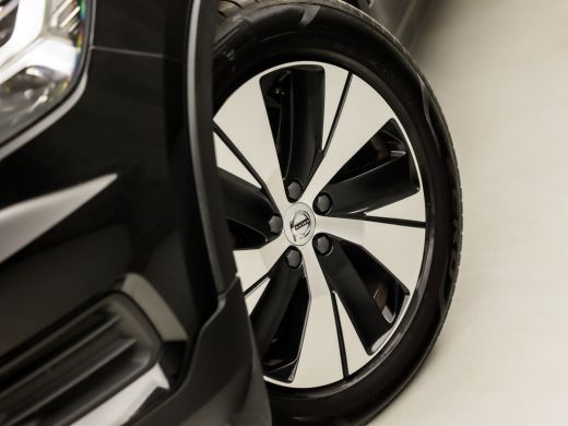 Volvo  XC40 1.5 T4 Recharge R-Design Expression 211Pk Automaat (APPLE CARPLAY, GROOT NAVI, STUUR/STOELVERWARM... ActivLease financial lease