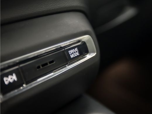 Volvo  XC40 1.5 T4 Recharge R-Design Expression 211Pk Automaat (APPLE CARPLAY, GROOT NAVI, STUUR/STOELVERWARM... ActivLease financial lease