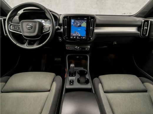 Volvo  XC40 1.5 T4 Recharge R-Design Expression 211Pk Automaat (APPLE CARPLAY, GROOT NAVI, STUUR/STOELVERWARM... ActivLease financial lease