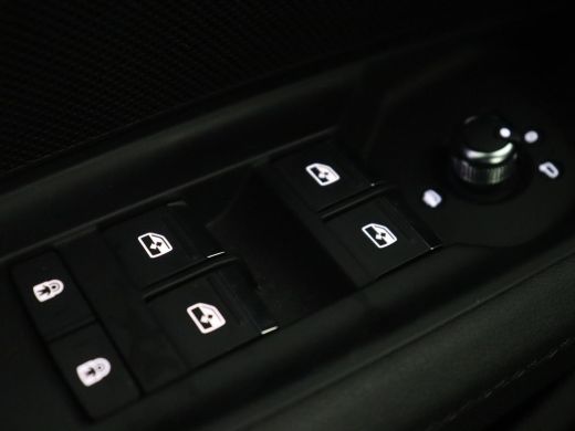 Audi A3 35 TFSI S edition | Stoelverwarming | Carplay | Navigatie | Half leder | Sportstoelen | Full LED ... ActivLease financial lease