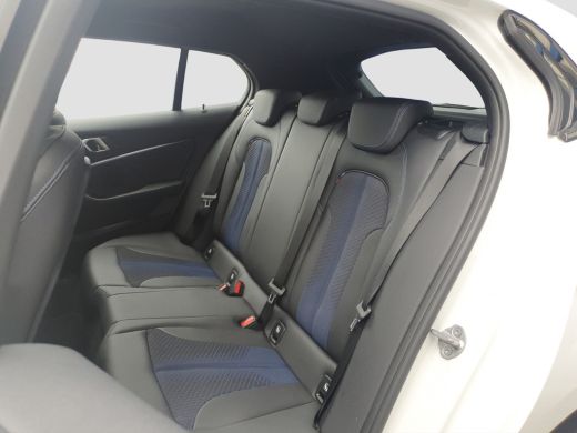 BMW 1 Serie 118i M-Sport | Stoelverwarming | Camera | Cruise Control | Climate ActivLease financial lease