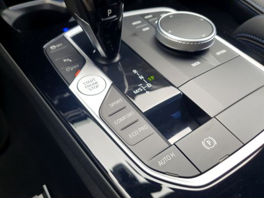 BMW 1 Serie 118i M-Sport | Stoelverwarming | Camera | Cruise Control | Climate ActivLease financial lease