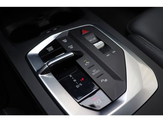 BMW 1 Serie 120 M Sport Automaat / Sportstoelen / Achteruitrijcamera / M Adaptief onderstel / Stoelverwarming ActivLease financial lease