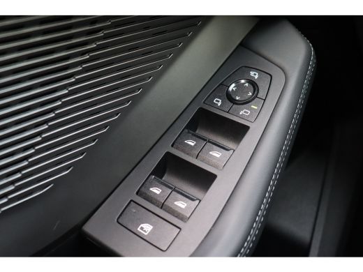 BMW 1 Serie 120 M Sport Automaat / Sportstoelen / Achteruitrijcamera / M Adaptief onderstel / Stoelverwarming ActivLease financial lease