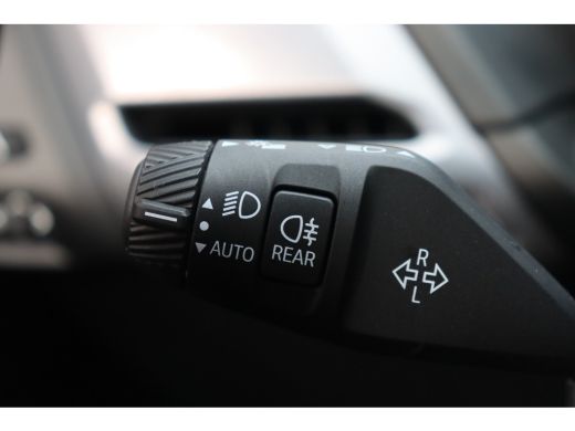 BMW 1 Serie 120 M Sport Automaat / Sportstoelen / Achteruitrijcamera / M Adaptief onderstel / Stoelverwarming ActivLease financial lease