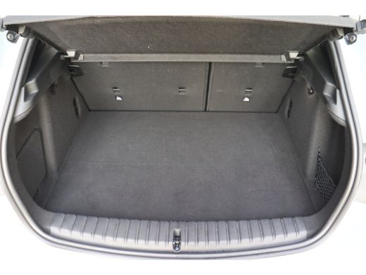 BMW 1 Serie 120 M Sport Automaat / Sportstoelen / Achteruitrijcamera / M Adaptief onderstel / Stoelverwarming ActivLease financial lease