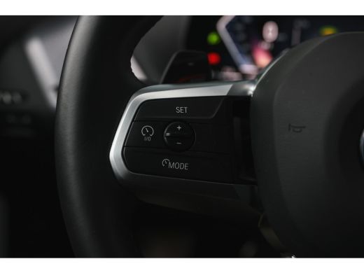 BMW 1 Serie 120 M Sport Automaat / Sportstoelen / Achteruitrijcamera / M Adaptief onderstel / Stoelverwarming ActivLease financial lease