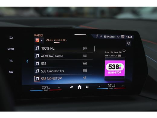 BMW 1 Serie 120 M Sport Automaat / Sportstoelen / Achteruitrijcamera / M Adaptief onderstel / Stoelverwarming ActivLease financial lease