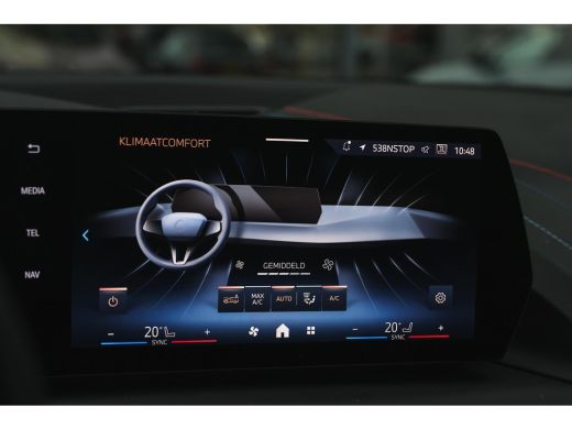 BMW 1 Serie 120 M Sport Automaat / Sportstoelen / Achteruitrijcamera / M Adaptief onderstel / Stoelverwarming ActivLease financial lease