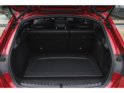 BMW 1 Serie 120 M Sport Automaat / Sportstoelen / Achteruitrijcamera / M Adaptief onderstel / Stoelverwarming ActivLease financial lease