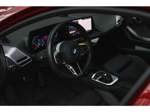 BMW 1 Serie 120 M Sport Automaat / Sportstoelen / Achteruitrijcamera / M Adaptief onderstel / Stoelverwarming ActivLease financial lease