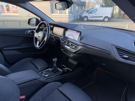 BMW 2 Serie Gran Coup&eacute; 218d Business Ed. | Panorama | Carplay | Live Cockpit | Navi ActivLease financial lease