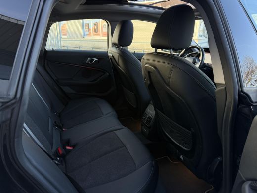 BMW 2 Serie Gran Coup&eacute; 218d Business Ed. | Panorama | Carplay | Live Cockpit | Navi ActivLease financial lease