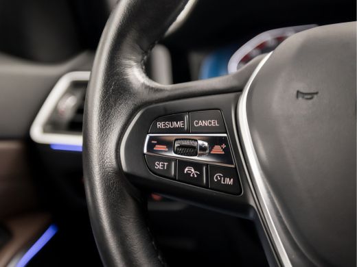 BMW 3 Serie Touring 318i Sportline 157Pk Automaat (APPLE CARPLAY, GROOT NAVI, ZWART HEMEL, LEDER, STOELVERWAR... ActivLease financial lease