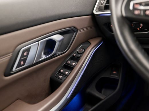 BMW 3 Serie Touring 318i Sportline 157Pk Automaat (APPLE CARPLAY, GROOT NAVI, ZWART HEMEL, LEDER, STOELVERWAR... ActivLease financial lease