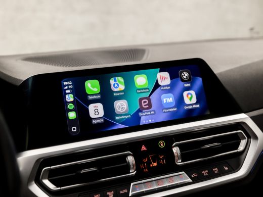 BMW 3 Serie Touring 318i Sportline 157Pk Automaat (APPLE CARPLAY, GROOT NAVI, ZWART HEMEL, LEDER, STOELVERWAR... ActivLease financial lease