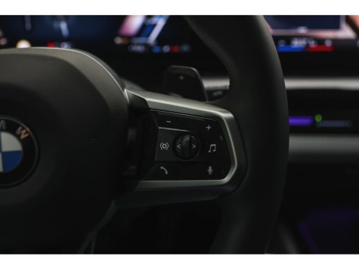 BMW 5 Serie Touring 520i High Executive M Sport Automaat / Panoramadak / Trekhaak / Comfort Access / Adaptiev... ActivLease financial lease