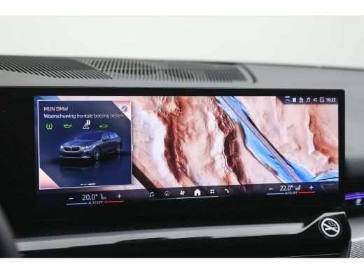 BMW 5 Serie Touring 520i High Executive M Sport Automaat / Panoramadak / Trekhaak / Comfort Access / Adaptiev... ActivLease financial lease