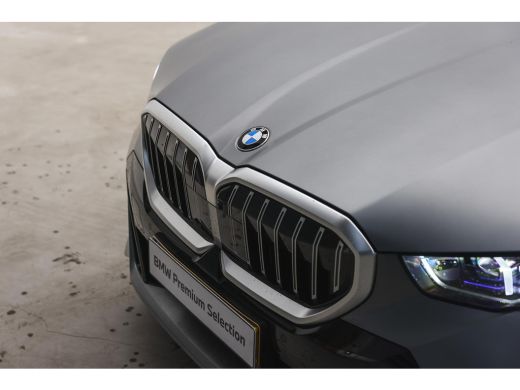 BMW 5 Serie Touring 520i High Executive M Sport Automaat / Panoramadak / Trekhaak / Comfort Access / Adaptiev... ActivLease financial lease