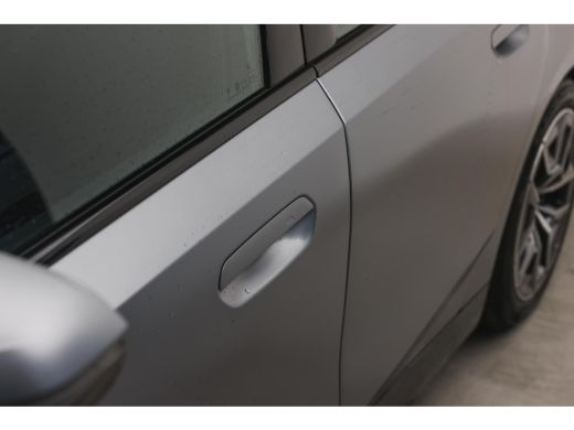 BMW 5 Serie Touring 520i High Executive M Sport Automaat / Panoramadak / Trekhaak / Comfort Access / Adaptiev... ActivLease financial lease