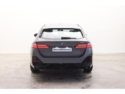 BMW 5 Serie Touring 520i High Executive M Sport Automaat / Panoramadak / Trekhaak / Comfort Access / Adaptiev... ActivLease financial lease