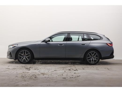BMW 5 Serie Touring 520i High Executive M Sport Automaat / Panoramadak / Trekhaak / Comfort Access / Adaptiev... ActivLease financial lease