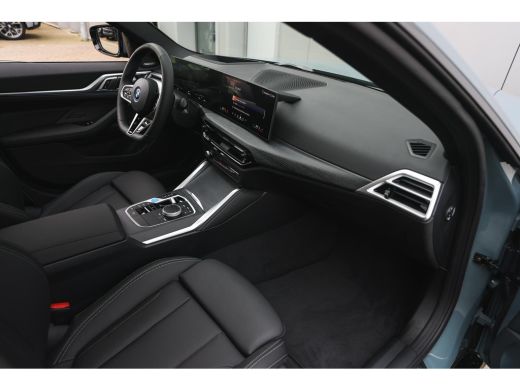 BMW i4 eDrive35 Gran Coup&eacute; High Executive M Sport / Schuif-kanteldak / Adaptieve LED / Active Cruise Con... ActivLease financial lease