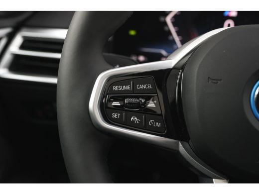 BMW i4 eDrive35 Gran Coup&eacute; High Executive M Sport / Schuif-kanteldak / Adaptieve LED / Active Cruise Con... ActivLease financial lease