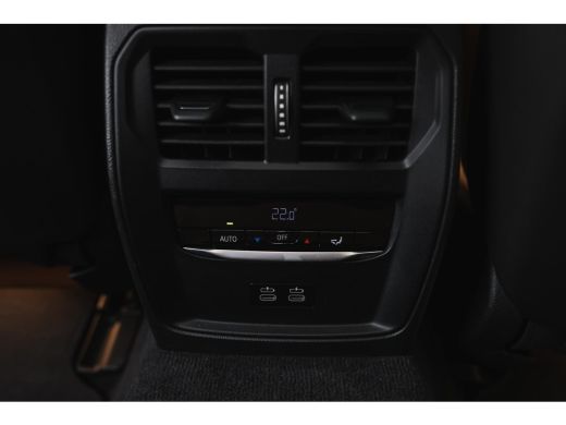 BMW i4 eDrive40 High Executive M Sport / Schuif-kanteldak / Sportstoelen / M Adaptief onderstel / Laserl... ActivLease financial lease