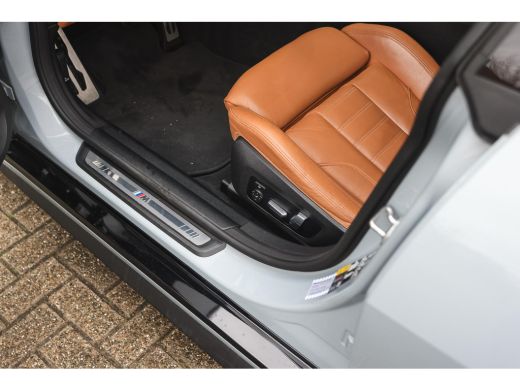 BMW i4 eDrive40 High Executive M Sport / Schuif-kanteldak / Sportstoelen / M Adaptief onderstel / Laserl... ActivLease financial lease