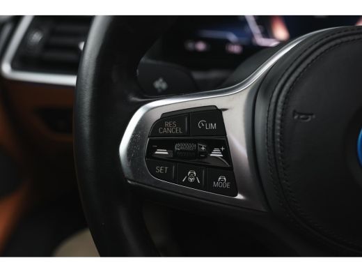 BMW i4 eDrive40 High Executive M Sport / Schuif-kanteldak / Sportstoelen / M Adaptief onderstel / Laserl... ActivLease financial lease