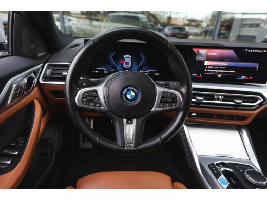 BMW i4 eDrive40 High Executive M Sport / Schuif-kanteldak / Sportstoelen / M Adaptief onderstel / Laserl... ActivLease financial lease