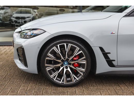 BMW i4 eDrive40 High Executive M Sport / Schuif-kanteldak / Sportstoelen / M Adaptief onderstel / Laserl... ActivLease financial lease